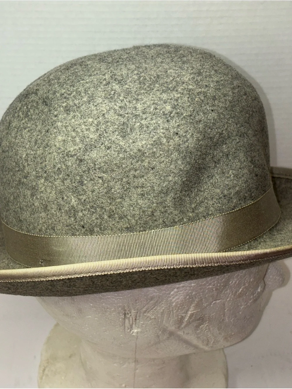 Esprit Grey Felt Bowler Hat with Grosgrain Trim Vintage 1980’s Back to College